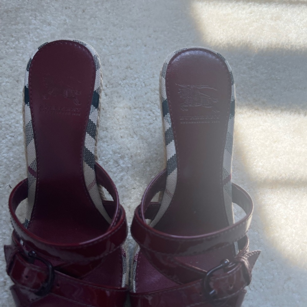 Burberry Red Heels Elegant Strappy Design